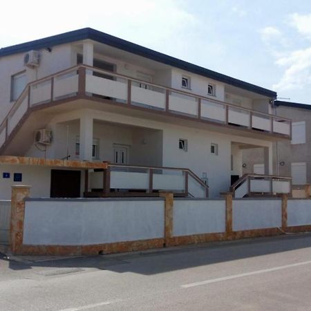 Apartmani Matovina Vir Exteriér fotografie