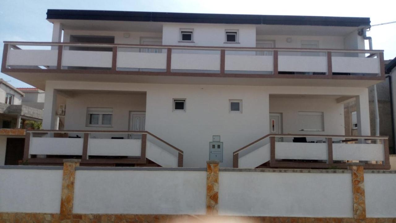 Apartmani Matovina Vir Exteriér fotografie