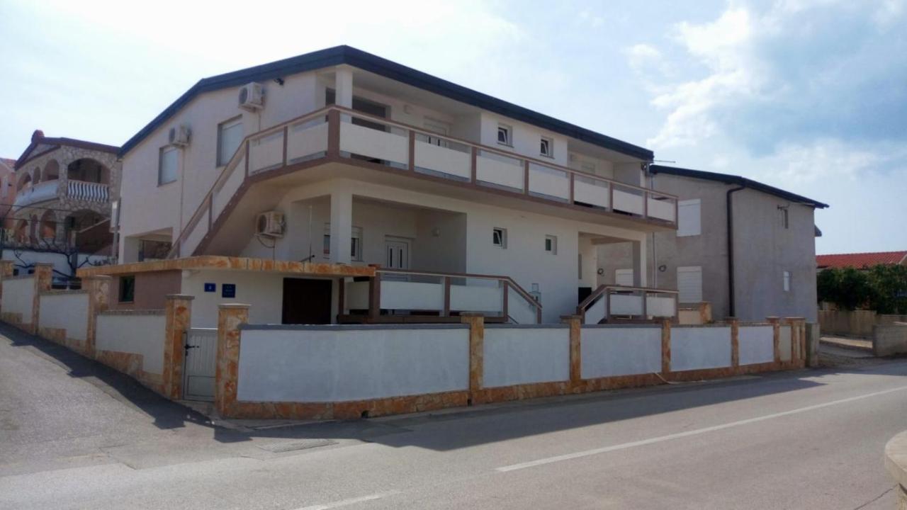 Apartmani Matovina Vir Exteriér fotografie